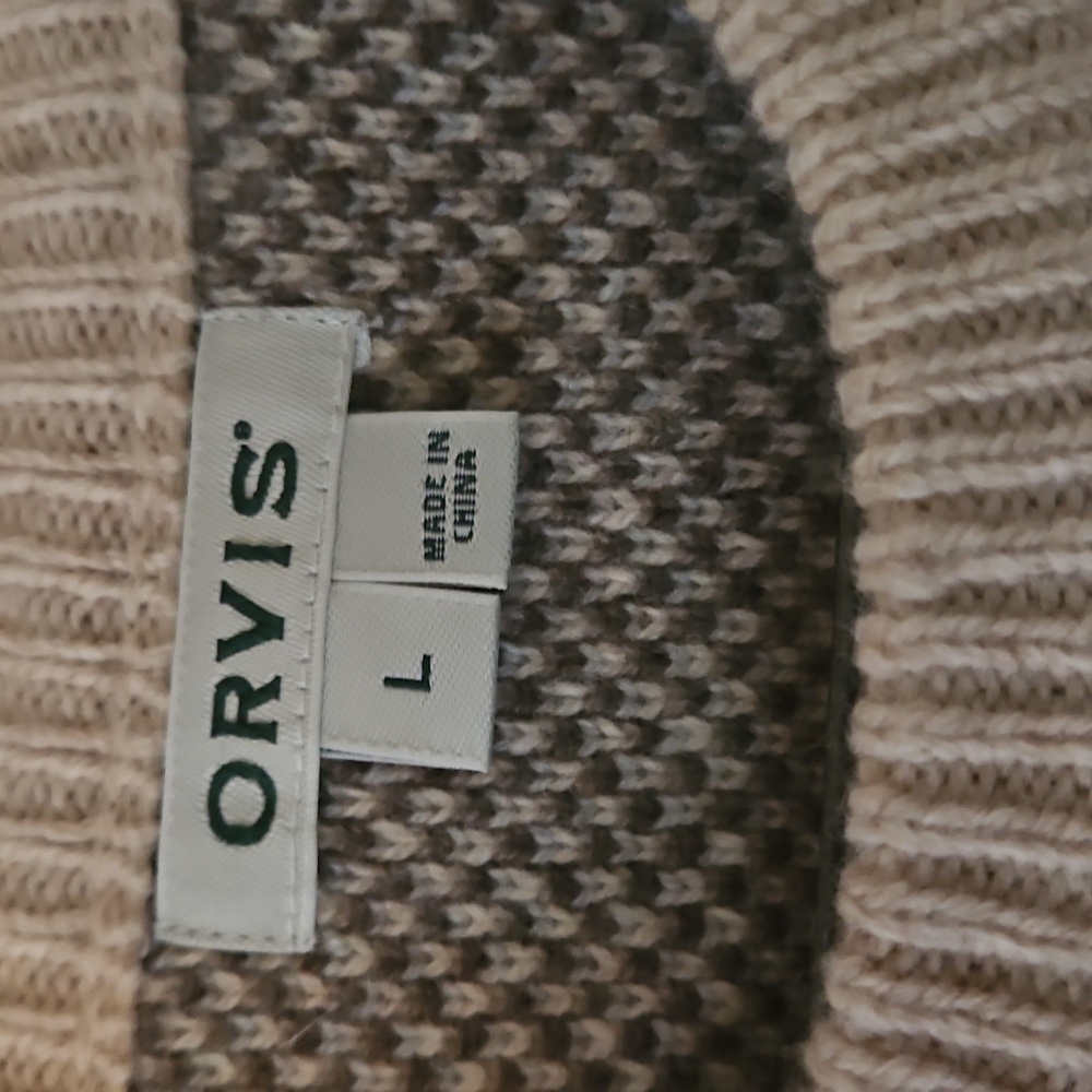 Beautiful sweater - Picture 2 of 5